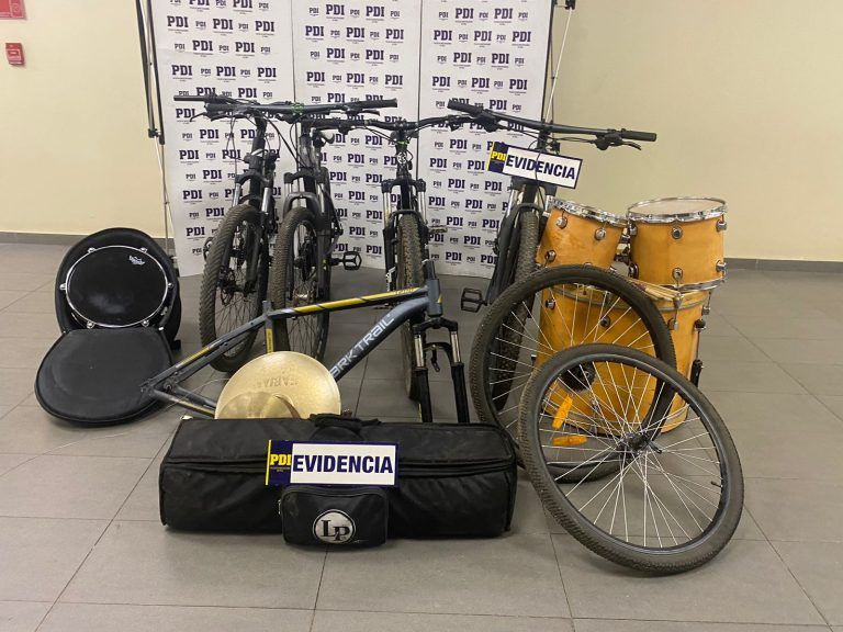 PDI detuvo a un hombre por receptación flagrante: tenía bicicletas de alta gama y una batería eléctrica.