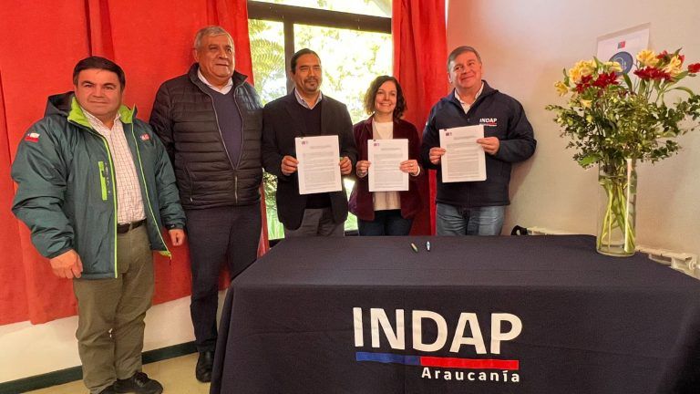 INDAP Araucanía e INA Carillanca firman importante Convenio de Colaboración
