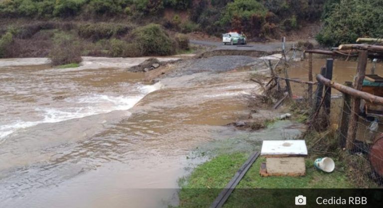Fuerte temporal en La Araucanía: Caída de puentes, personas aisladas y Alerta Amarilla por desbordes