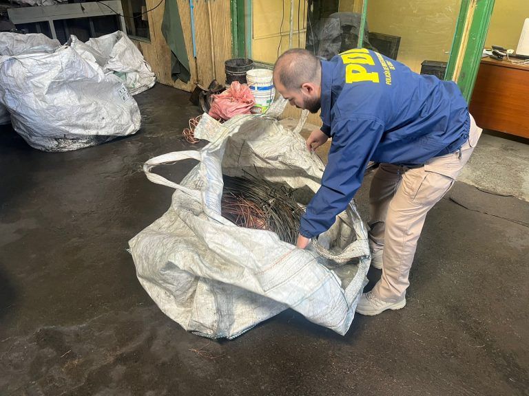 PDI Temuco fiscaliza empresas de acopio de metales y detectan cables de cobre sustraídos a empresa de distribución de energía