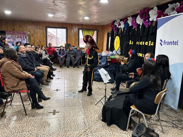 Programa “Escuelas con Energía” de Frontel llegó a dos establecimientos rurales de comunas costeras