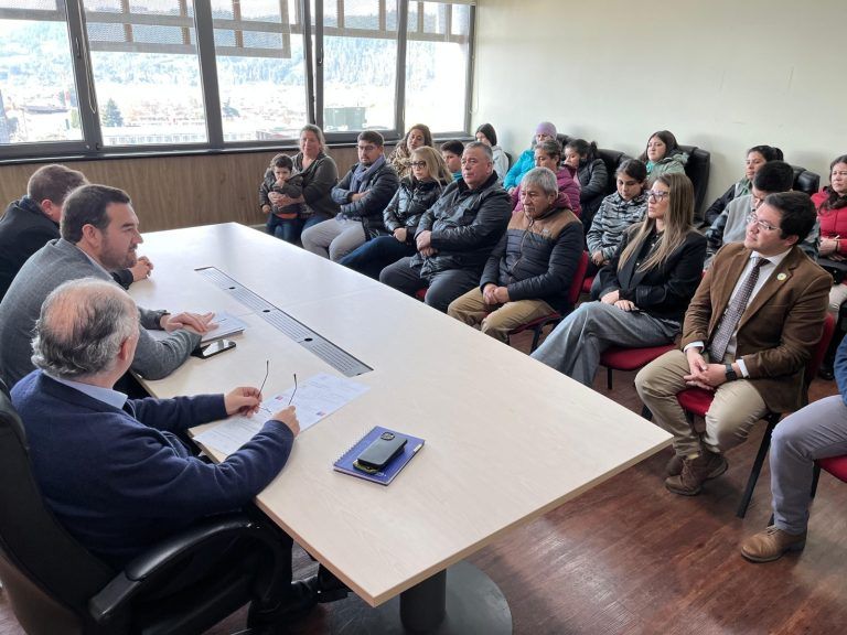Gobernador Rivas realiza gestiones para concretar la reposición de la escuela rural Manzanar de Lumaco