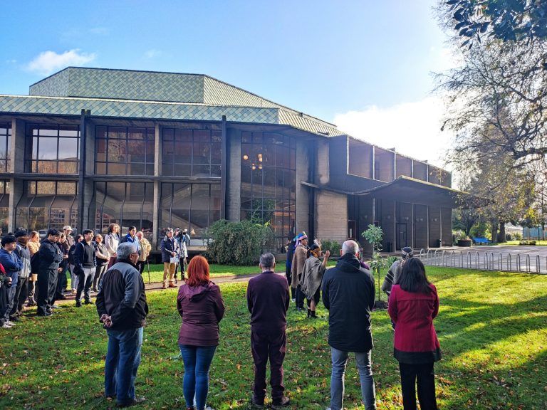 Corporación Cultural de Temuco y la UFRO celebran en conjunto por primera vez el Wiñol Txipantu en el Teatro Municipal