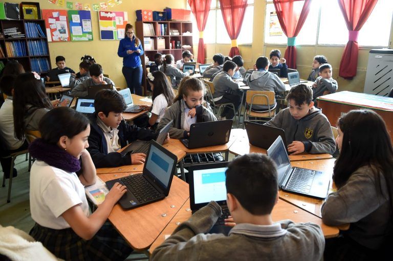 ¿Cómo sacar a los niños de la pantalla en vacaciones? MinCiencia recopiló más de 30 panoramas para desafiar la curiosidad