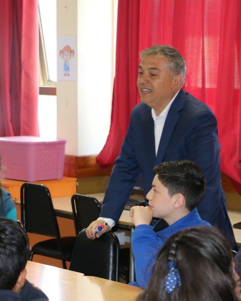 Concejal de Temuco Marco Vásquez Ulloa. Aboga por un enfoque integral para combatir la violencia escolar en Temuco.