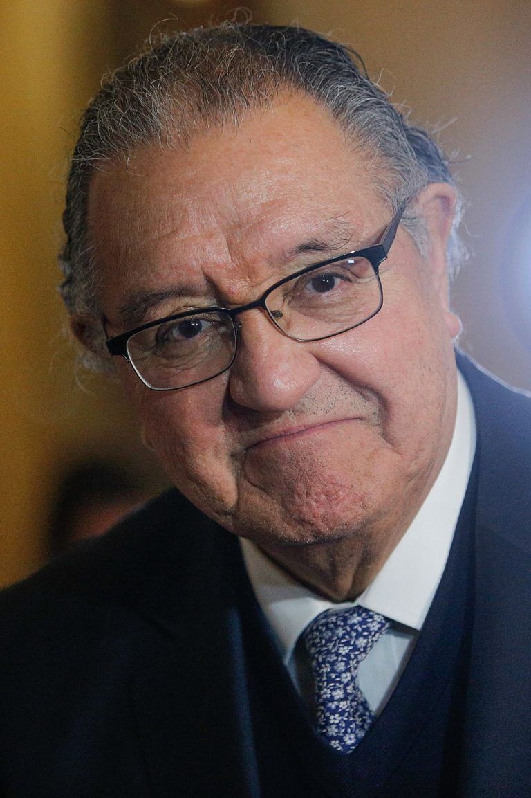 Senador Huenchumilla acoge demanda de comunidad educativa de la Escuela Mollulco: llama a las autoridades pertinentes a “gestionar los recursos” para una “reconstrucción completa” del establecimiento
