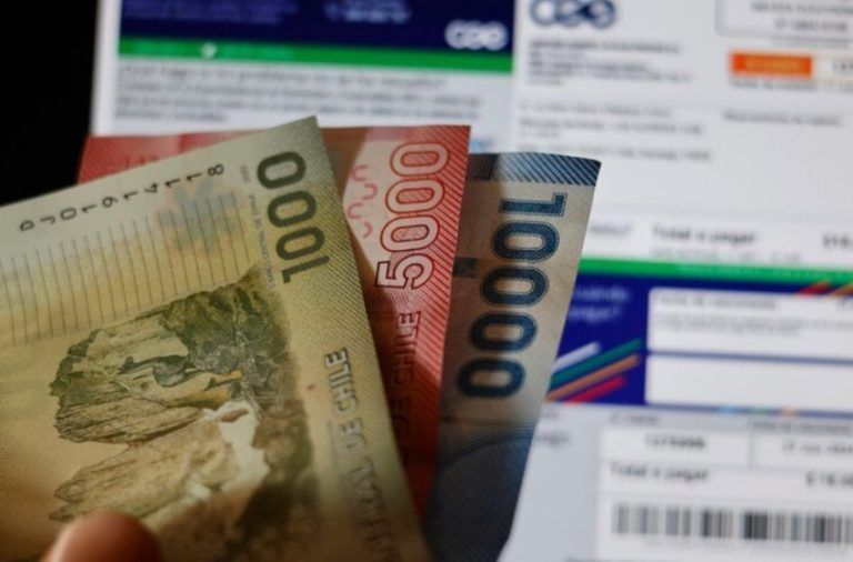 Pulso Ciudadano: 71,6% respalda entrega de subsidio por alza en cuentas de la luz