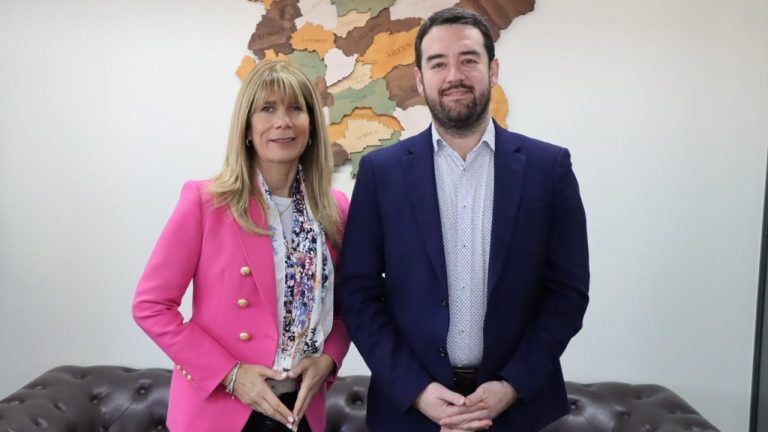 Gobernador Luciano Rivas recibió la visita de la senadora Ximena Rincón