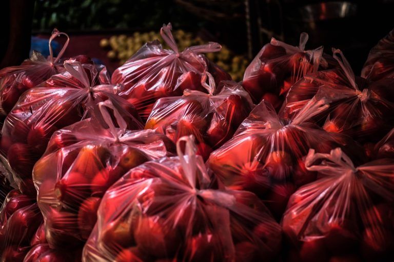 Día internacional sin bolsas plásticas: el énfasis en el ciclo productivo y no solo en su uso