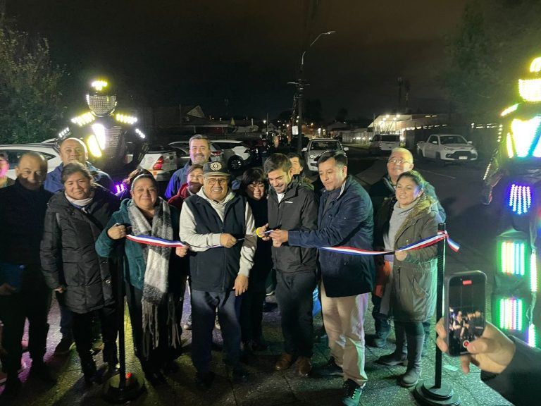 Vecinos celebran nueva iluminación publica que dará mas seguridad al macro sector San Antonio