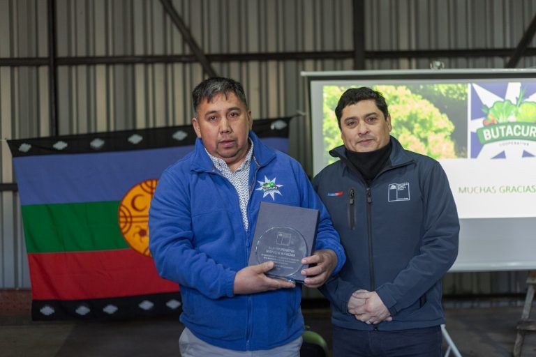 Autoridades y representantes de cooperativas visitan emprendimientos asociativos de la región de la Araucanía