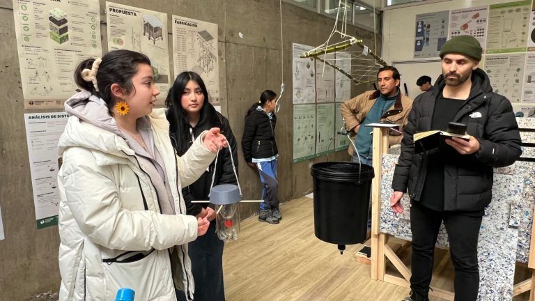 Alumnos de la UCT crean herramientas sostenibles para apoyar el desarrollo de la Agroecología en La Araucanía.