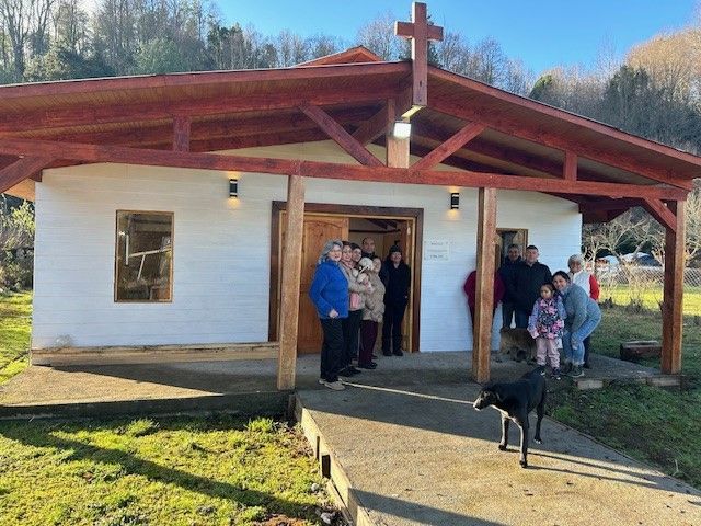 Frontel conectó a la energía eléctrica la nueva Capilla de Villa Cautín en Selva Oscura