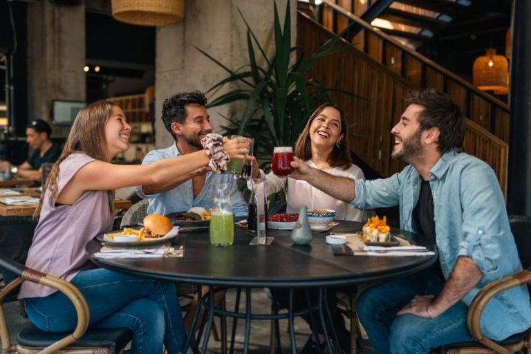 Industria gastronómica busca consolidar el `Día de la Amistad´ como un hito importante del calendario e invita a celebrar esta fecha con una amplia oferta a lo largo de todo Chile