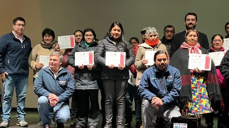 Agricultores de comunas costeras de La Araucanía reciben recursos para financiar proyectos