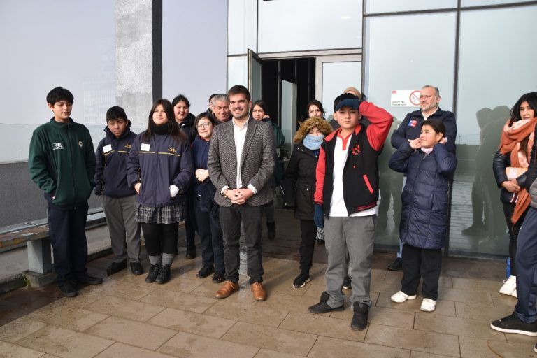 Niños, Niñas y adolescentes conocieron Delegación Presidencial y participaron en conversatorio sobre derecho a vivir en un medio ambiente libre de contaminación