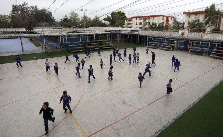 “Conoce tu colegio”: Más de 50 establecimientos que participarán del SAE están abiertos para que los apoderados los visiten