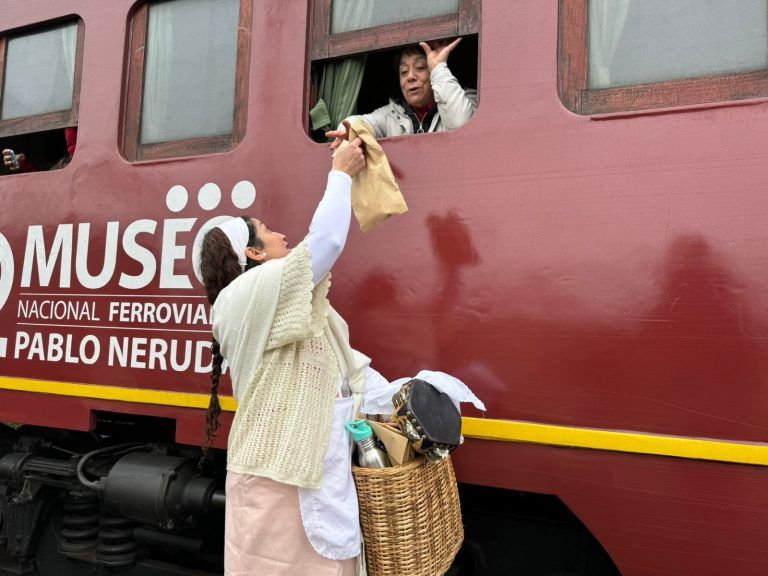 Temuco trae de vuelta el «Tren de la poesía joven Neruda»