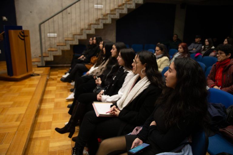 Seminario UCT abordó brechas de género en el ingreso y desarrollo profesional de carreras STEM