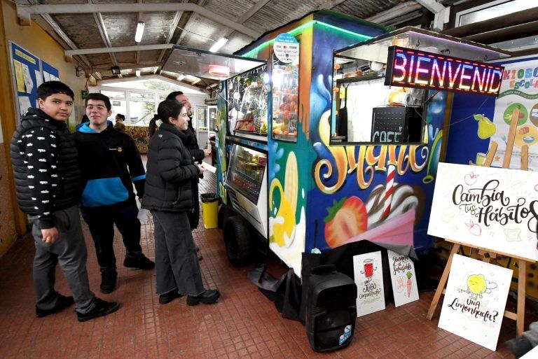 Temuco: Abren Kiosko saludable en la Escuela Llaima