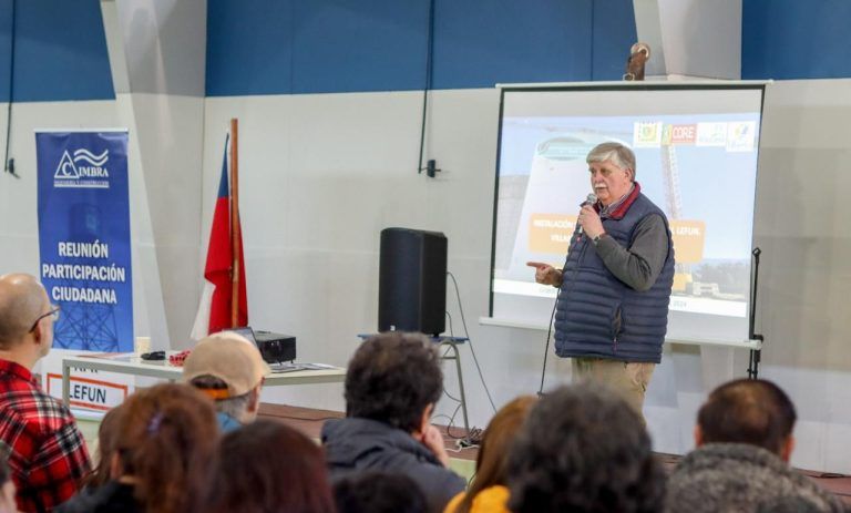 Vecinos de Lefún y Conquil en Villarrica a través de reunión de participación ciudadana conocieron el estado de avance de sus proyectos de APR.
