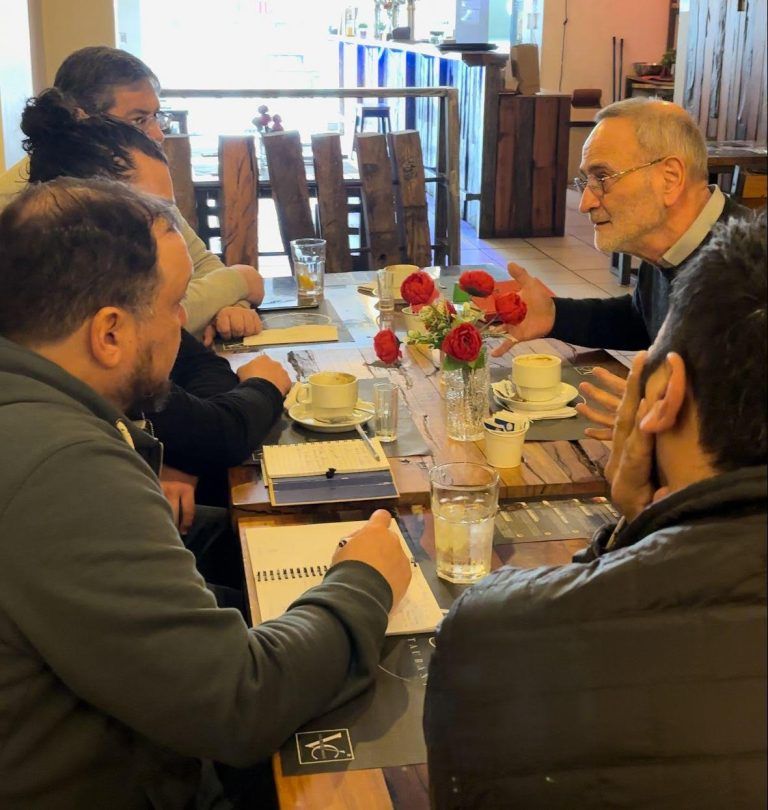 René Saffirio se Reúne con la Asociación Gremial Araucanía Cervecera para Abordar Necesidades del Sector