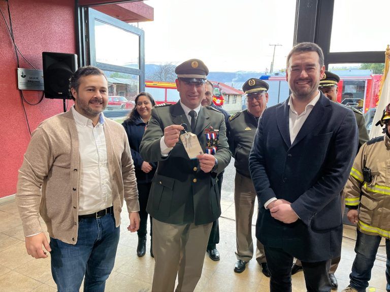 Gobernador Luciano Rivas entregó nuevo carro de bomberos a 1ra compañía de Melipeuco