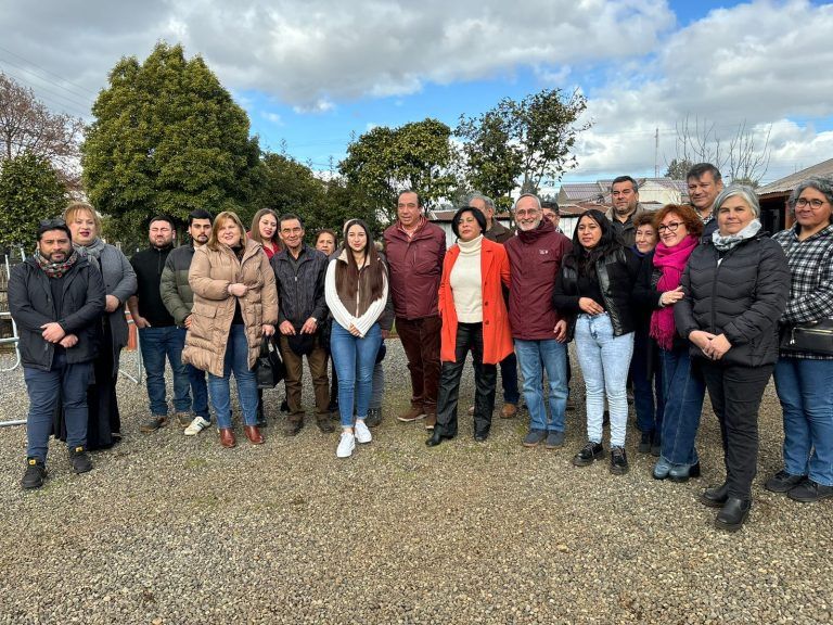 René Saffirio se reunió con dirigentes y vecinos de Ercilla