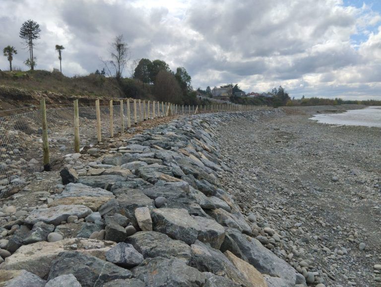 Comerciante de Lautaro se toma costanera e impide acceso libre al Río Cautín