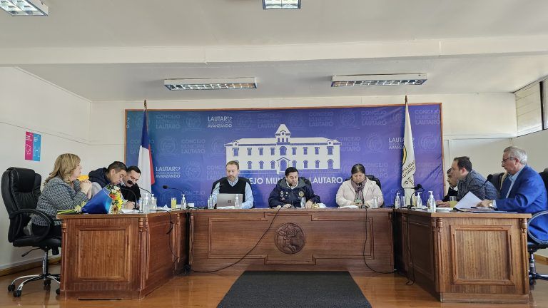 Alejandra Navarrete asume como nueva concejal de Lautaro