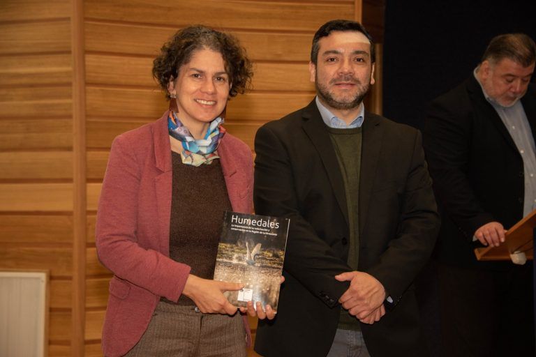 Ley de Humedales: Ministra del Medio Ambiente lideró capacitación en la UCT