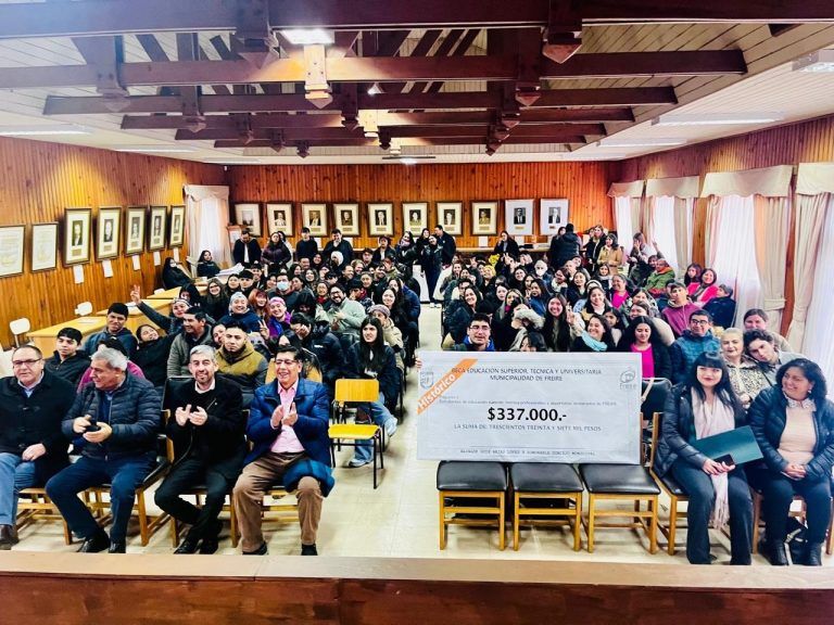 Municipalidad de Freire incrementa becas estudiantiles, triplicando su aporte en tres años