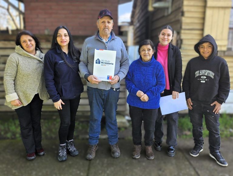 Seremi de Bienes Nacionales sorprende a adulto mayor de Lautaro y le entregó su título a domicilio