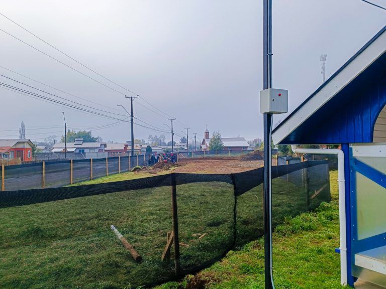 Inicio de obras cancha de pasto sintético municipal en Hualpin