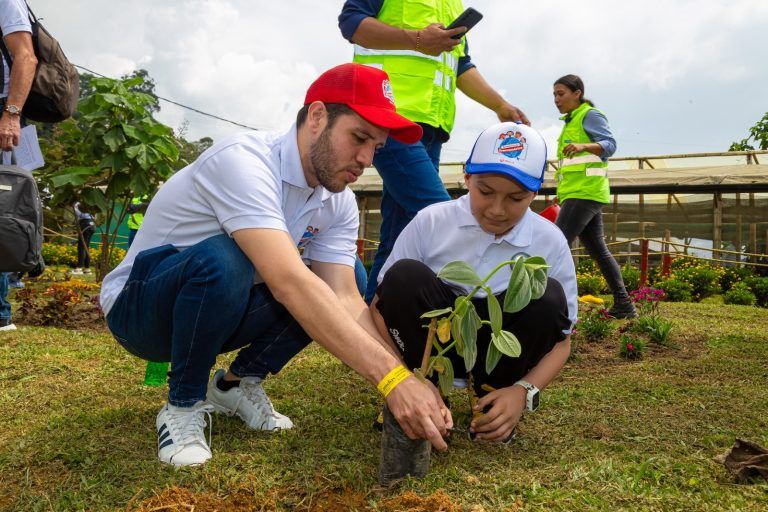 Estudiantes chilenos participarán en concurso latinoamericano de medioambiente