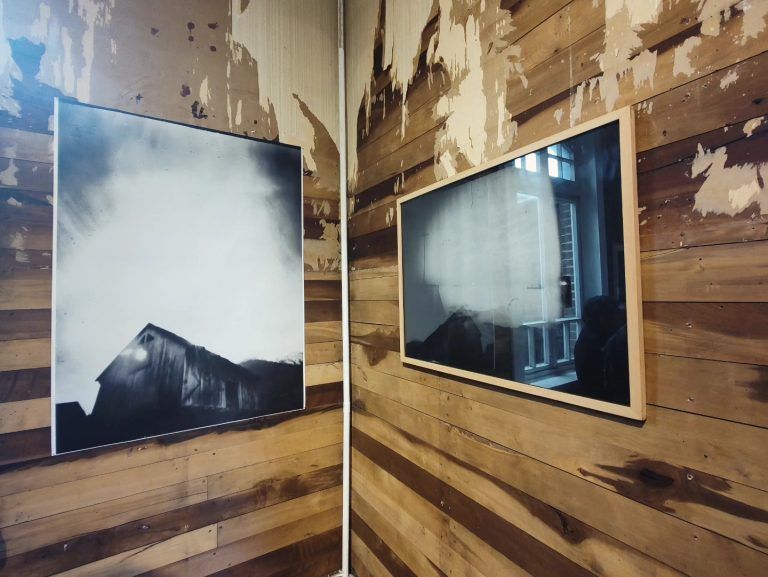 Exposición “Tuwun: de la cordillera al mar” muestra fotografías de estudiantes con cámaras análogas