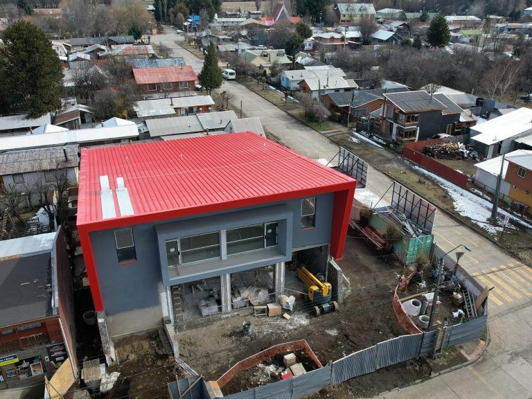 Gobernador visitó los avances en las obras de construcción del nuevo Cuartel de Bomberos de Lonquimay