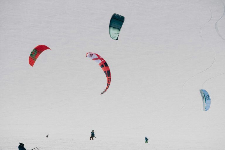 Deportistas panamericanos de Kitesurf Carmen Verdeyen y Giorgio Caiozzi se quedaron con el podio del Snowkite Fest Corralco 2024