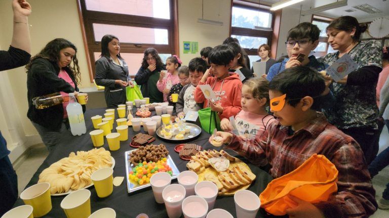 CESFAM de Pitrufquén Abrió Sus Puertas a Niños y Niñas Con Lúdica Actividad Para Cerrar el Mes de la Niñez