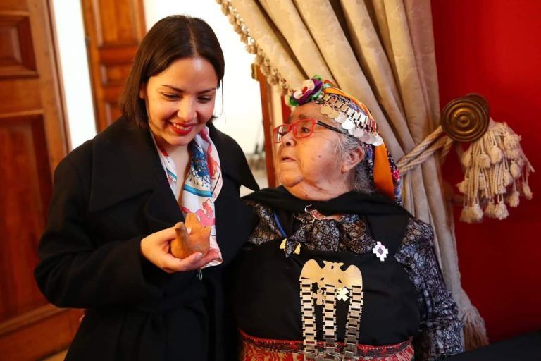 Carahuina recibe premio a la trayectoria nacional en cultura tradicional