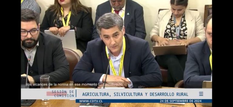 Acuerdo para suspender aplicación de norma de emisiones que afecta a tractores
