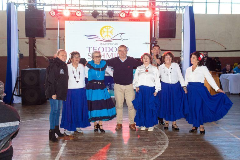 Más de 500 personas mayores asistieron al segundo encuentro comunal de adultos mayores