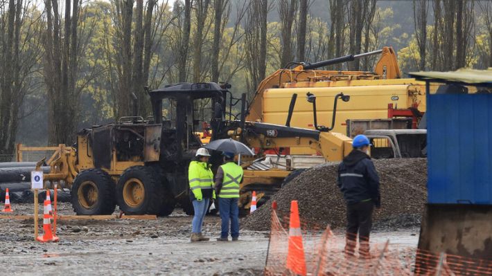 Ataque incendiario afecta a fundo de CMPC en Carahue: tres máquinas fueron destruidas
