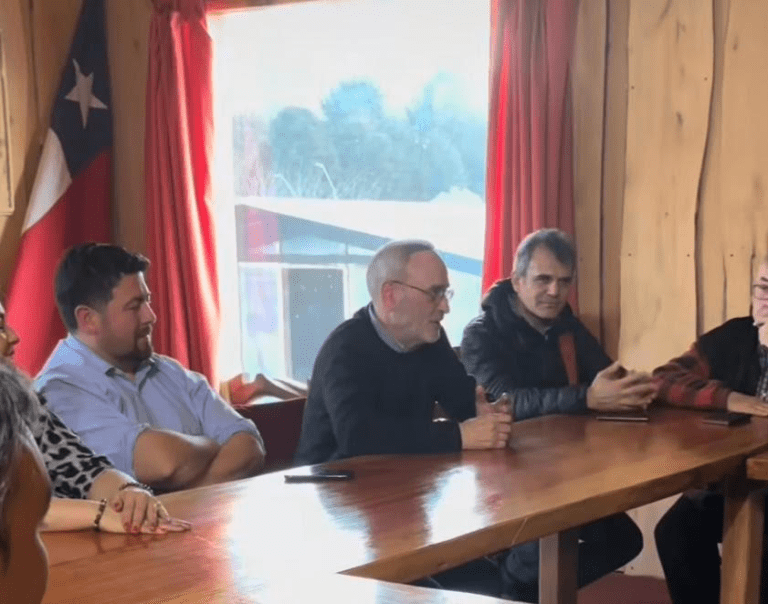 René Saffirio se reunió con organizaciones y profesionales de Melipeuco