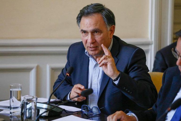 «RN frena feriado irrenunciable del Viernes Santo: ‘Es imposible este año’, dice diputado Mellado»