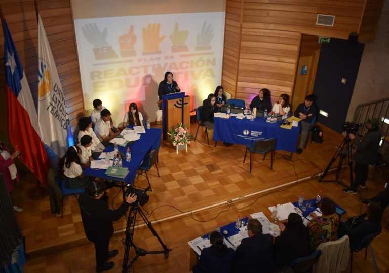 Ministerio de Educación impulsa creación del Día Nacional del Debate y la Tolerancia Iniciativa de ley que fue difundida a nivel regional en el marco de la quinta versión del torneo de debate escolar “Argumenta 2024”