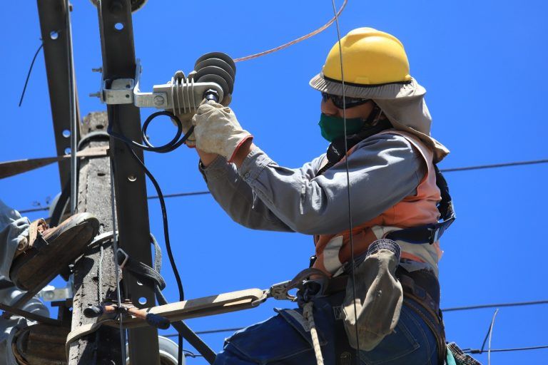 Saesa informa desconexión programada para este lunes en Panguipulli por solicitud de empresa transmisora