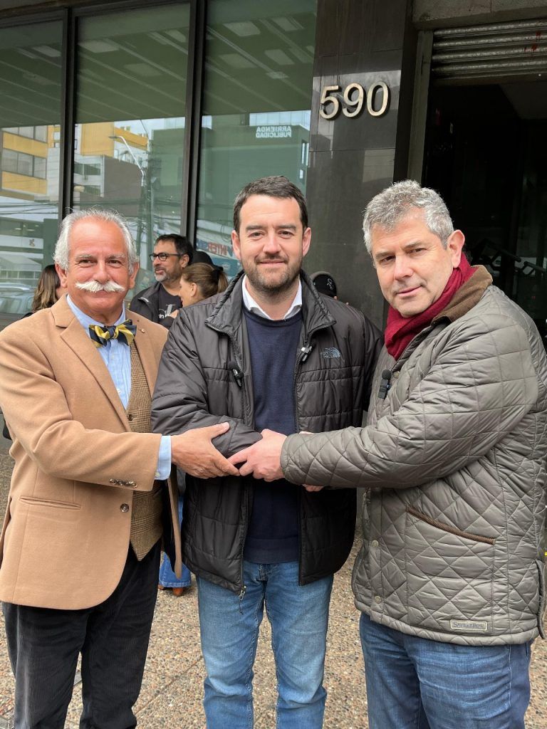 Futuro Administrador Municipal de Pucón redacta dura carta de renuncia al Gobierno Regional: trata de “corrupto” al equipo liderado por Luciano Rivas 