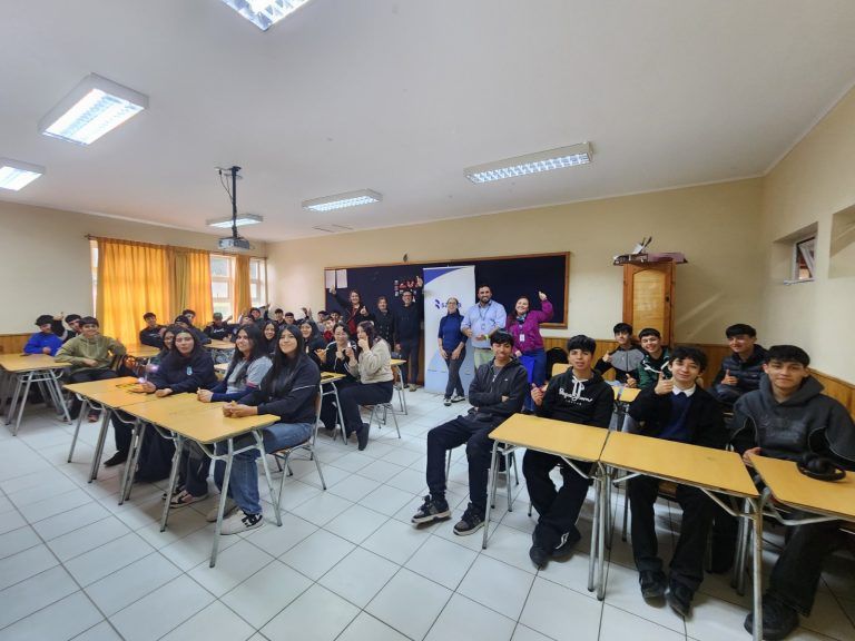 Saesa dictó charla a estudiantes del Liceo Técnico People Help People de Panguipulli