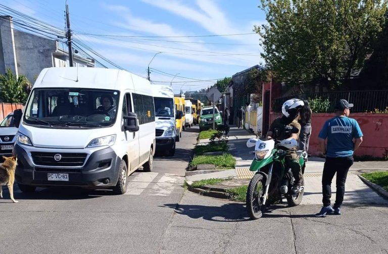 Transportistas Escolares de Lautaro Protestan por Pagos Adeudados